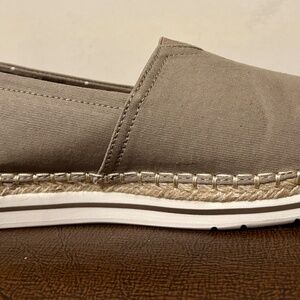 Sketchers $15 Khaki/tan Slip on espadrille